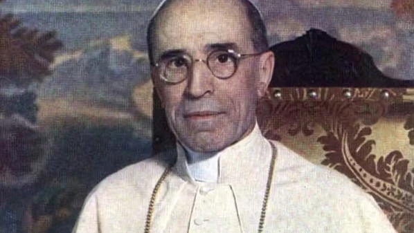 Após sua morte em 1958, Pio 12 passou por técnica de embalsamento considerada "de ponta" pelo chefe da equipe médica do Vaticano à época, mas que se tornou um desastre
