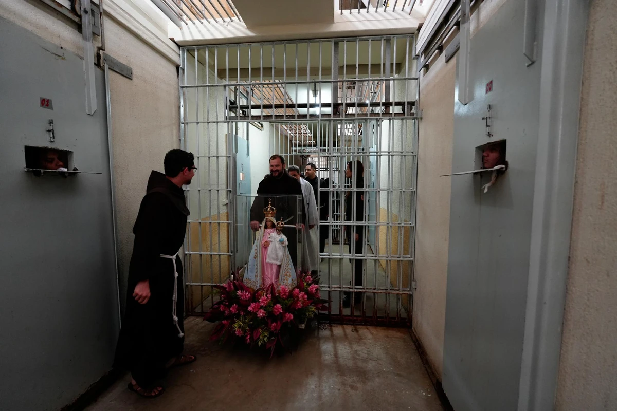 Imagem de Nossa Senhora da Penha no Centro Prisional Feminino de Cariacica  por Fernando Madeira