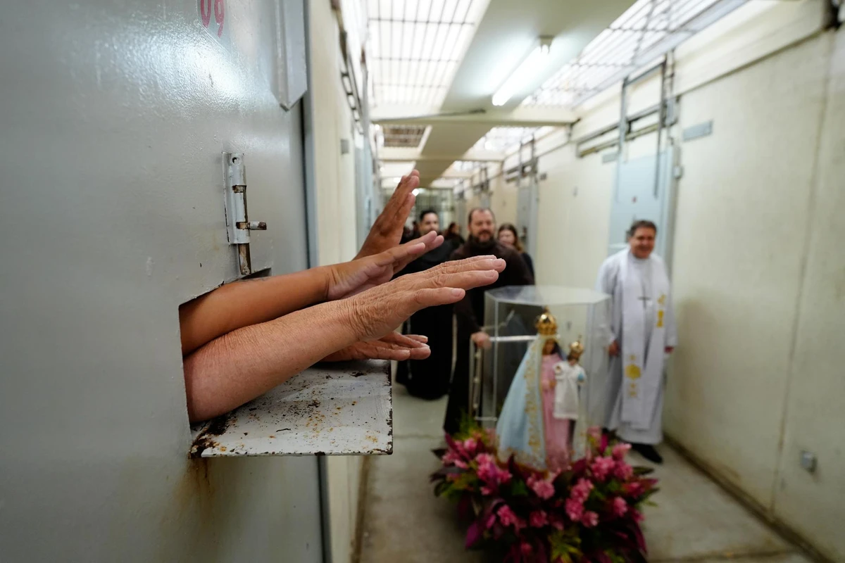 Imagem de Nossa Senhora da Penha no Centro Prisional Feminino de Cariacica  por Fernando Madeira