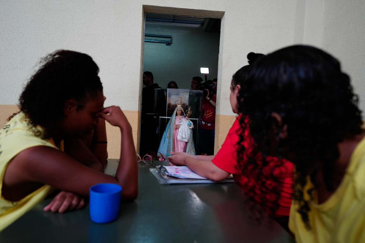 Imagem de Nossa Senhora da Penha no Centro Prisional Feminino de Cariacica  por Fernando Madeira