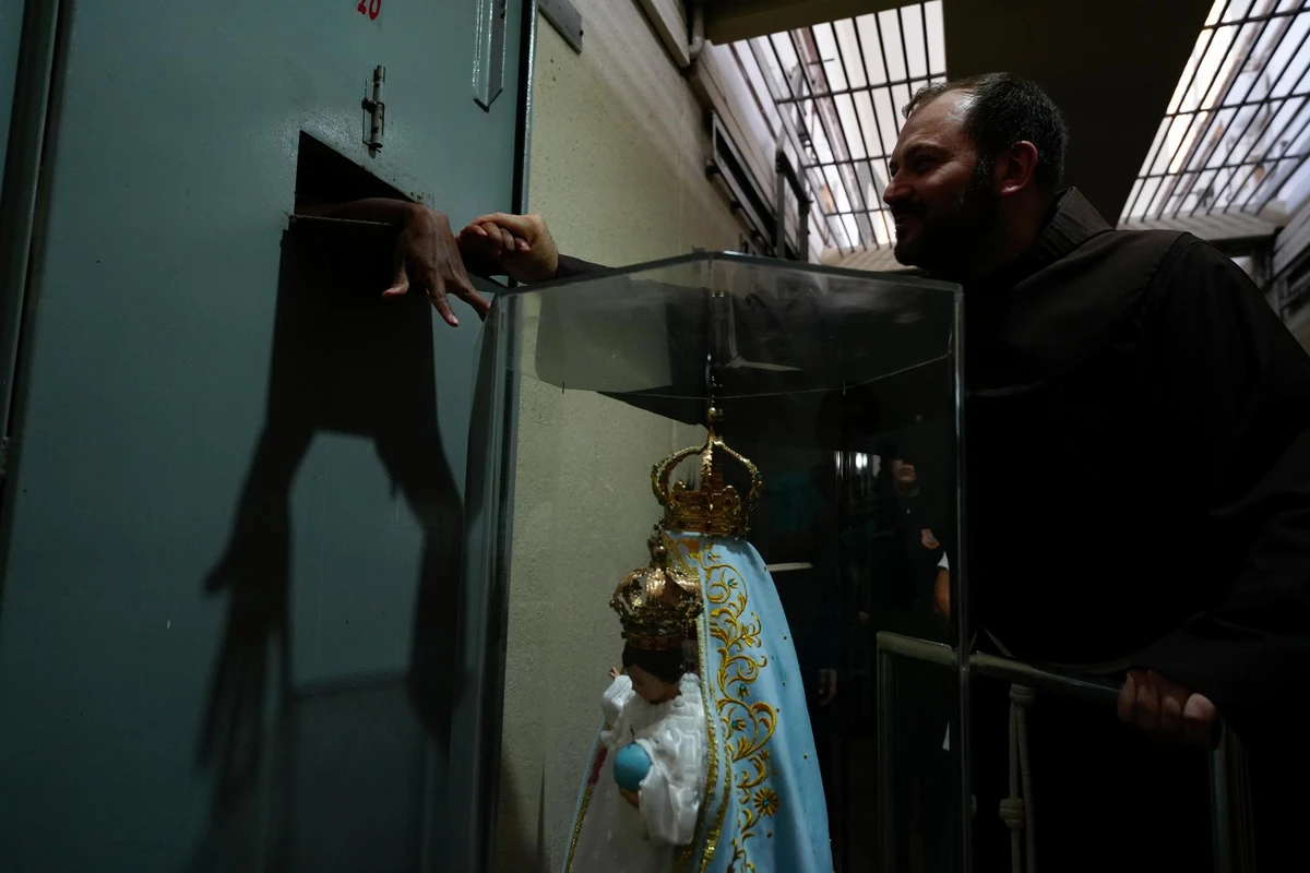 Imagem de Nossa Senhora da Penha no Centro Prisional Feminino de Cariacica  por Fernando Madeira