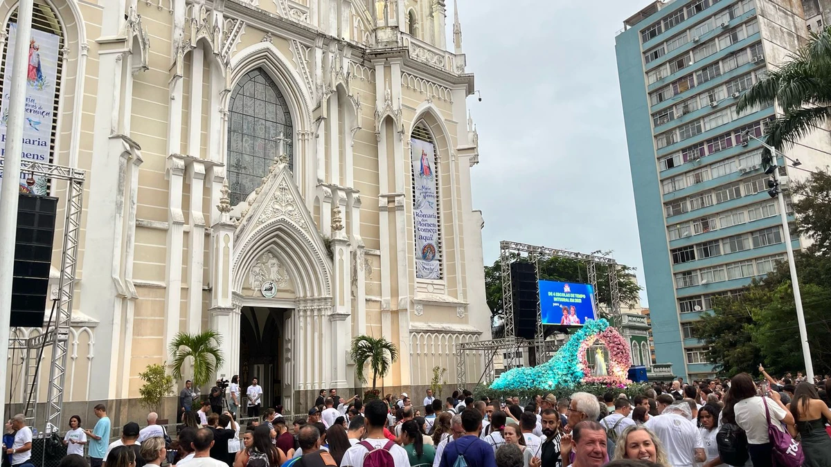 Festa da Penha 2025: imagem de Nossa Senhora da Penha encanta fiéis 