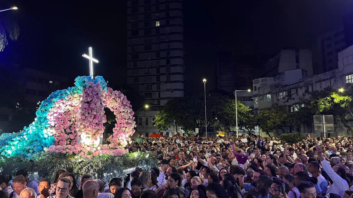 Festa da Penha 2025: imagem de Nossa Senhora em frente à Catedral de Vitória
