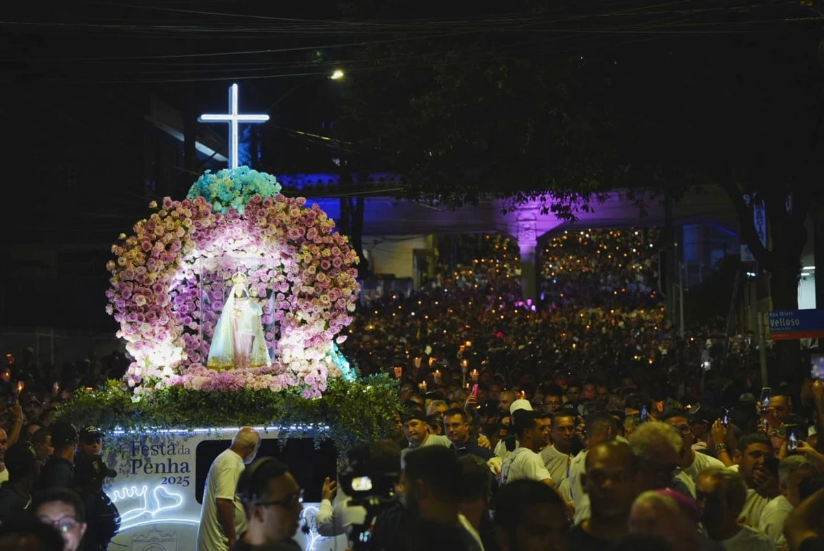 Festa da Penha 2025: Romaria dos Homens passa pela região do Centro de Vitória por Vitor Jubini 