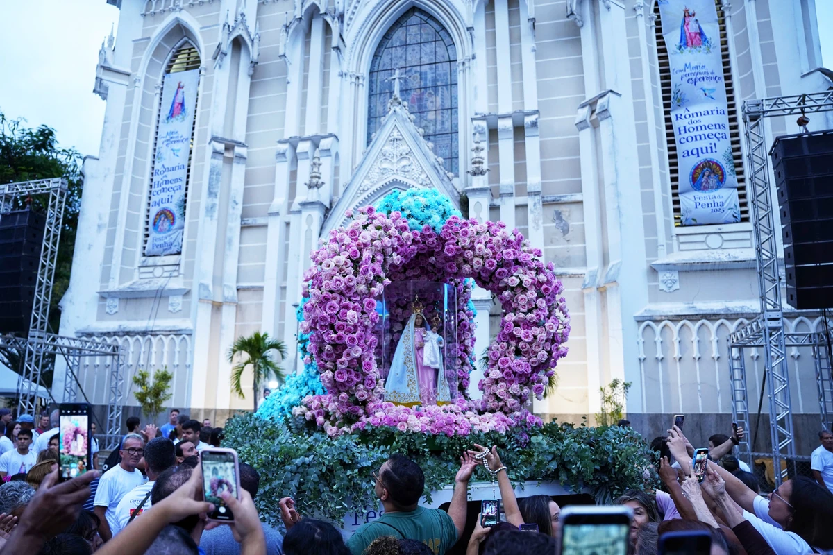 Festa da Penha: imagem de Nossa Senhora da Penha chega à Catedral por Ricardo Medeiros