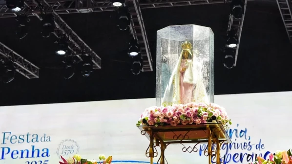 Transmissões ao vivo, conteúdos exclusivos e ações nas redes sociais aproximam o público dos principais momentos da celebração.