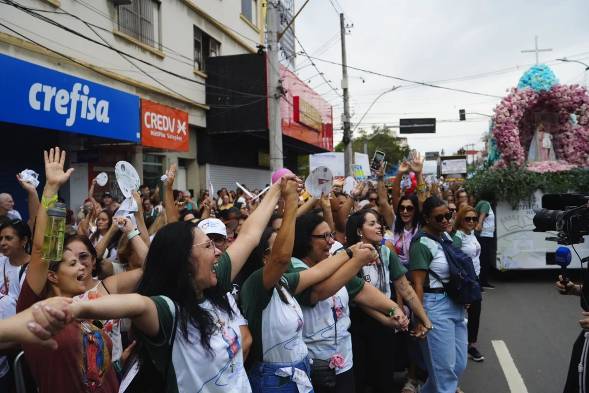 Festa da Penha 2025: Romaria das Mulheres reúne multidão de fiéis por Vitor Jubini
