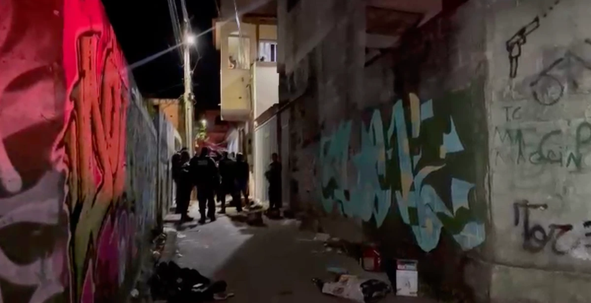 Policiais Militares durante atendimento a ocorrência em Cariacica
