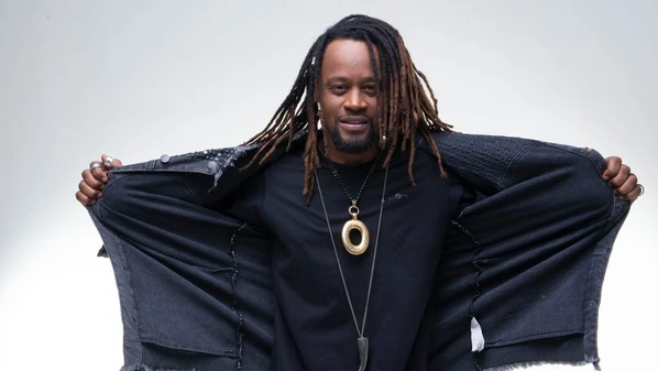 Ex-vocalista do Cidade Negra promete noite dançante com seu projeto Baile Free. Paulo Ricardo também se apresenta no evento, que acontece em julho