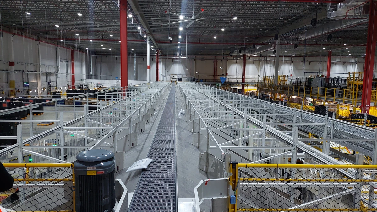 Centro de distribuição da Amazon em São Paulo
