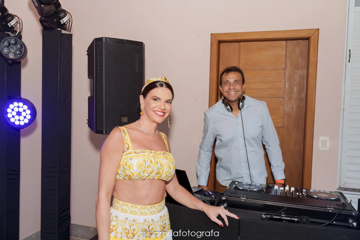 Mariana Maciel e DJ Emerson Vaz