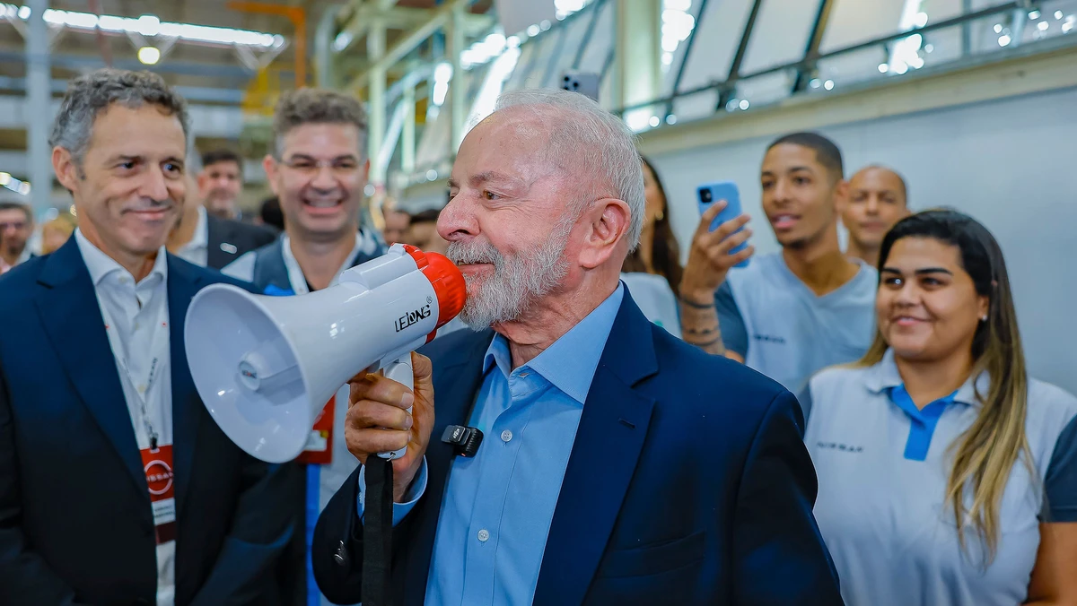 Presidente da República, Luiz Inácio Lula da Silva, durante visita ao Complexo Industrial da Nissan do Brasil e cumprimentos a trabalhadoras e trabalhadores. Complexo Industrial da Nissan – Resende - RJ.