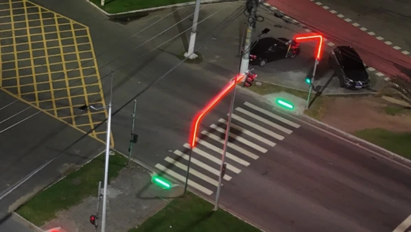 Além da nova iluminação dos semáforos, prefeitura planeja implantar outras tecnologias ao longo da Avenida Eudes Scherrer de Souza, como sensores de fluxo