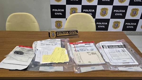 Polícia Civil cumpre 21 mandados e apreende diplomas, laudos e até receitas falsificadas; esquema envolvia uso de documentos adulterados por candidatos em processos seletivos