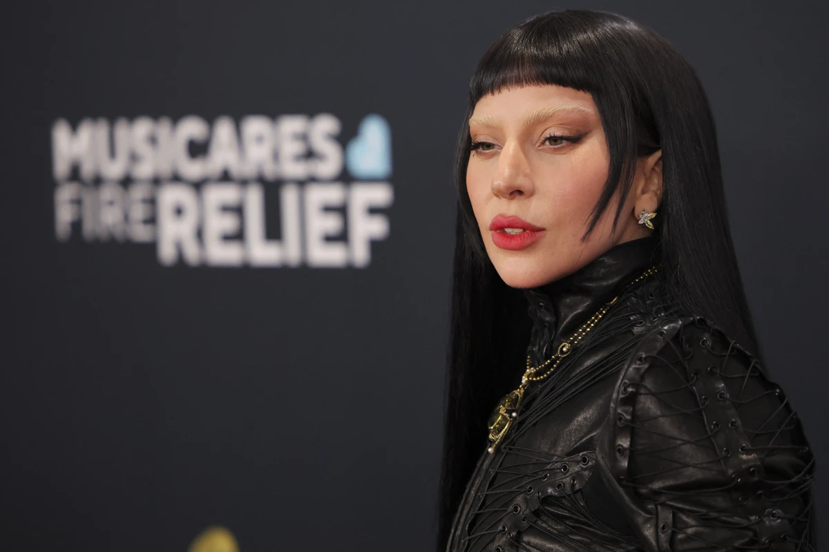 Lady Gaga faz show em Copacabana neste sábado (3)