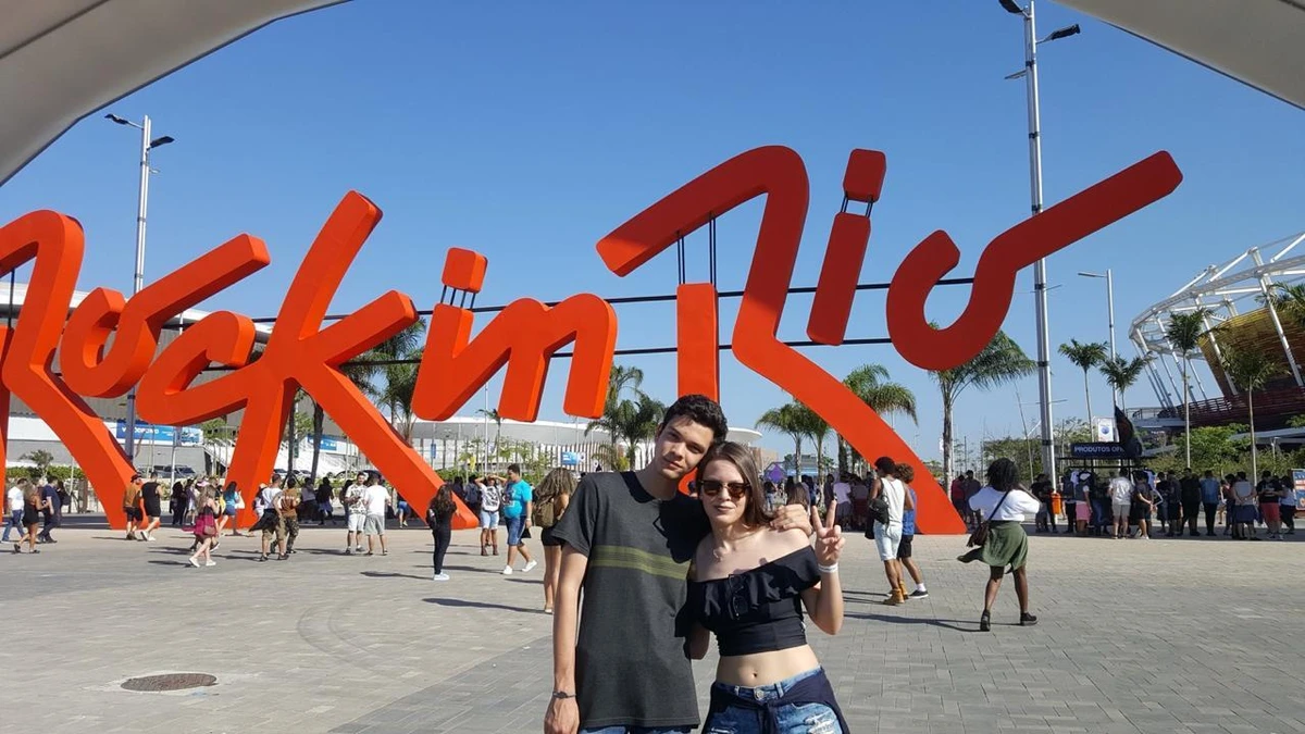 Willian Gomes e uma amiga no Rock in Rio 2017