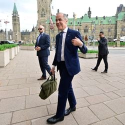 Em entrevista exclusiva à BBC, o primeiro-ministro canadense Mark Carney declarou que só irá a Washington quando houver "uma discussão séria" que respeite a soberania do Canadá. Ele prevê uma nova era na relação entre os dois vizinhos, após as declarações de Donald Trump sobre um possível "51º Estado americano".
