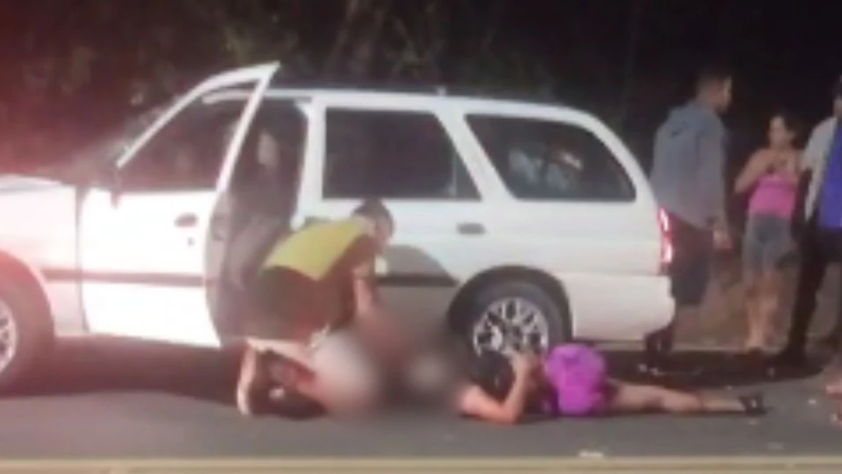 Ciclista é atropelada por carro conduzido por menor em Piúma