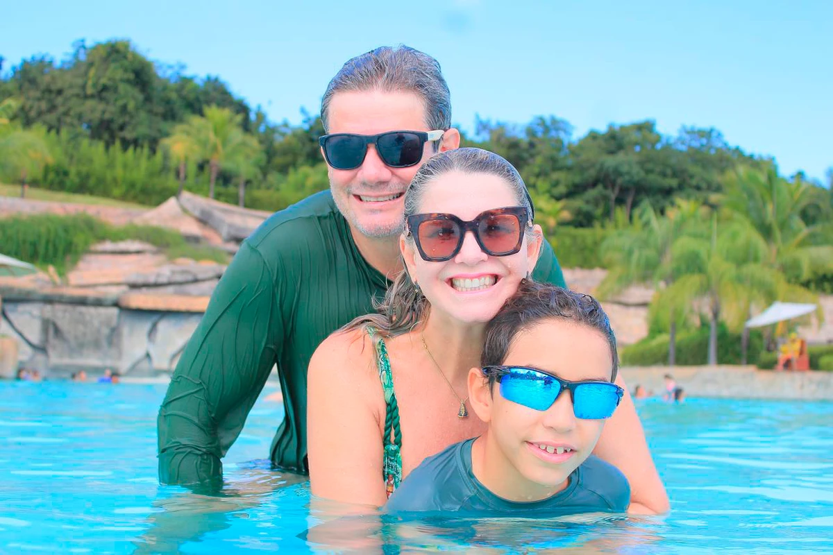 Doutora Marlei Bonella,o marido Rogerio Zorzal e o filho Leonardo aproveitando o feriado no Rio Quente Resorts, em Caldas Novas