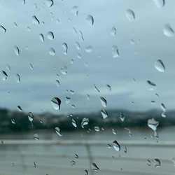 Aviso vale até quarta-feira (3) e abrange 12 municípios do Norte, Noroeste e Grande Vitória, com risco de alagamentos e pequenos deslizamentos devido ao volume acumulado de chuva