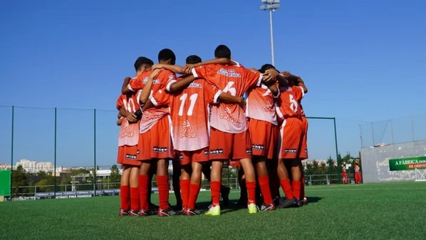 Academia Capixaba de Futebol (ACF) atende 400 crianças e adolescentes, oferece acompanhamento multidisciplinar e já levou jovens para estudar no exterior