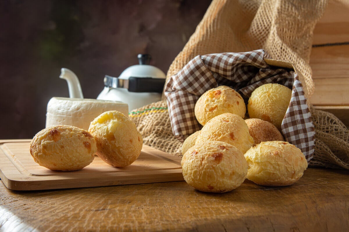 Pão de queijo com aveia (Imagem: Milton Buzon | Shutterstock)