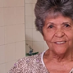 Mariza Silva Moscoso, de 84 anos, mora no bairro Morada de Santa Fé, em Cariacica; família informou que ela está bem