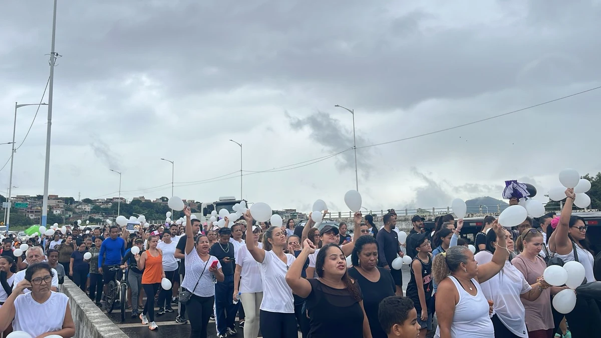 Corpo de idosa foi encontrado enterrado em terreno baldio no bairro Vale Encantado, com sinais de violência
