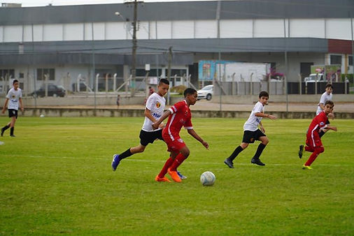 Projeto ACF oferece acompanhamento multidisciplinar e já levou jovens para estudar no exterior. por Divulgação / Academia Capixaba de Futebol (ACF) 