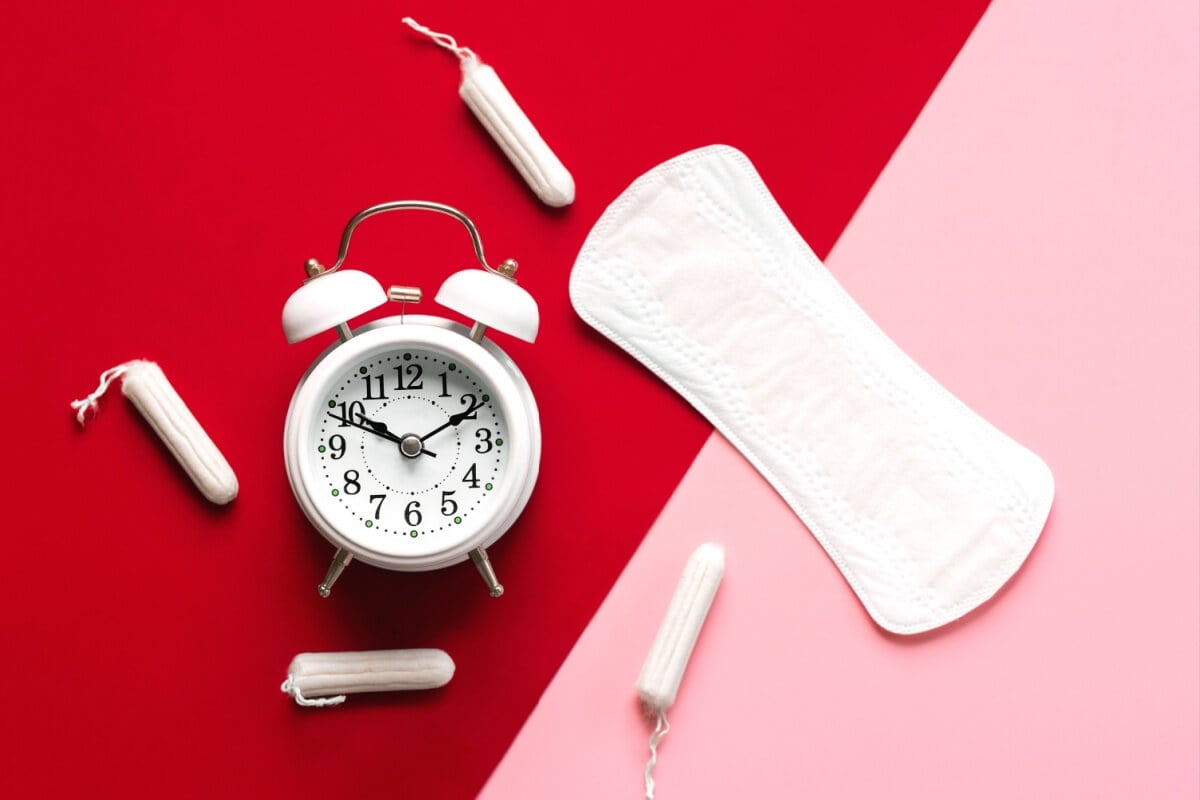 A menarca precoce pode afetar a saúde de meninas de diversas maneiras (Imagem: esthermm | Shutterstock)