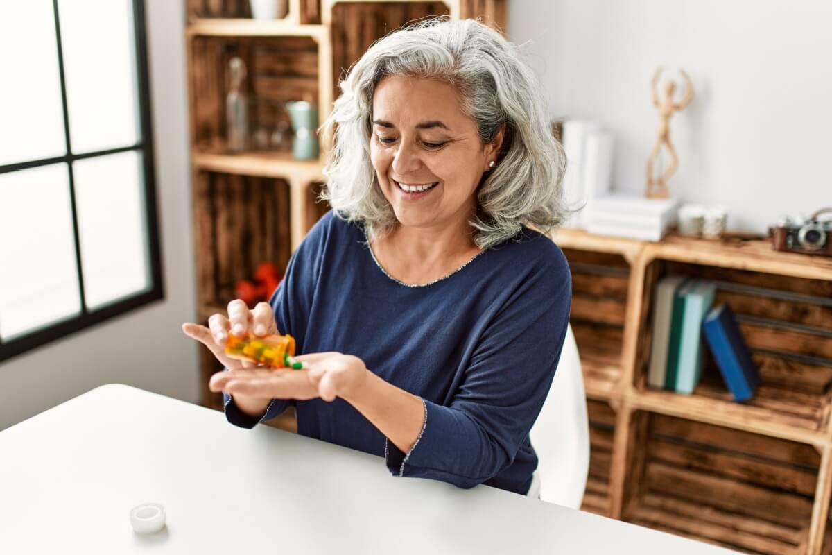 O uso correto dos antibióticos previne o surgimento das superbactérias (Imagem: Krakenimages.com | Shutterstock)