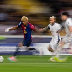 Depois de um jogo com seis gols no primeiro duelo pela semifinal da Champions League, Inter de Milão e Barcelona voltam a se encontrar nesta terça