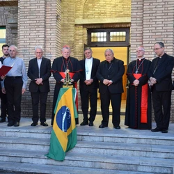 Sete religiosos do Brasil participam da votação que elege o próximo papa a partir de quarta-feira (7)