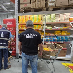 As irregularidades foram registradas em dois estabelecimentos de grandes redes no município da Grande Vitória; os comércios não tiveram os nomes divulgados