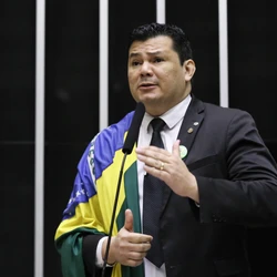 Deputado foi afastado do cargo, após decisão do Conselho de Ética da Câmara, por ofensas proferidas contra Gleisi Hoffman, ministra do governo Lula