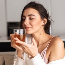 Veja como essas bebidas podem ajudar a combater envelhecimento, irritações e inflamações   