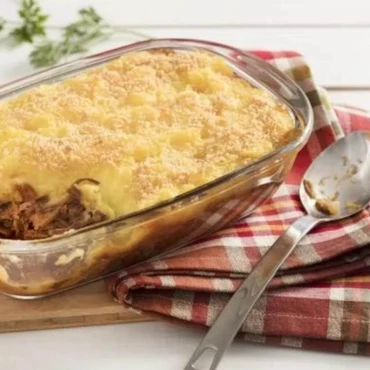 Imagem - Escondidinho de carne de panela é opção prática para o dia a dia; veja receita