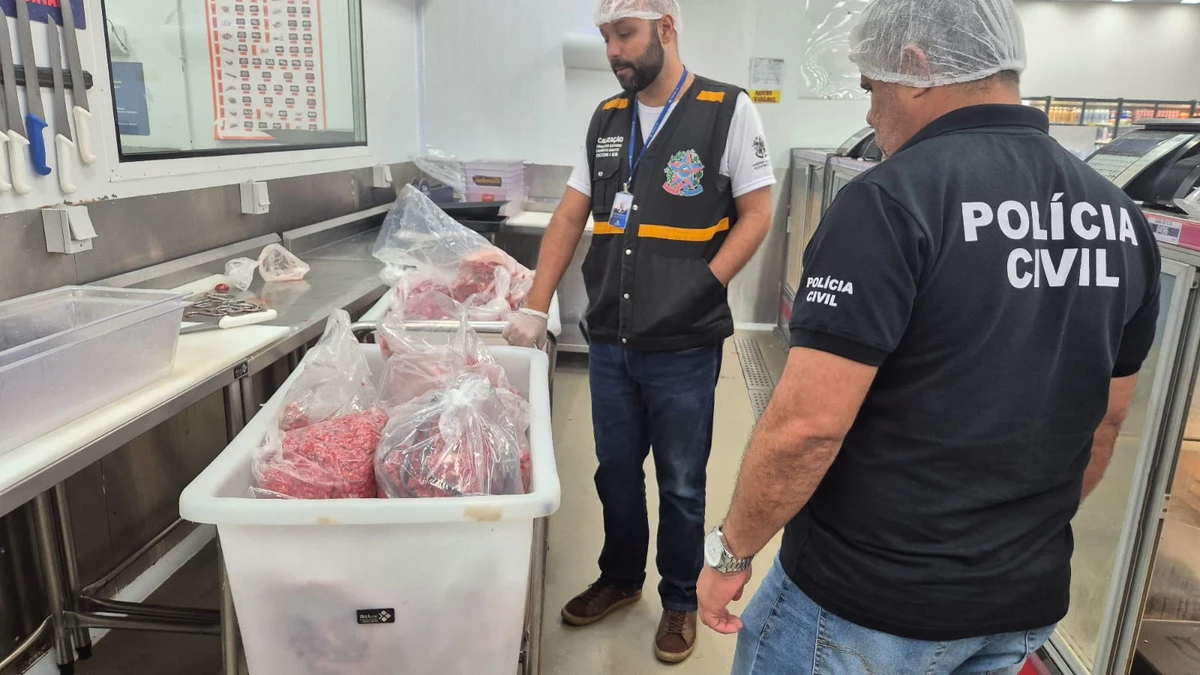 Ao todo, foram recolhidos 287 quilos de carnes fora da validade