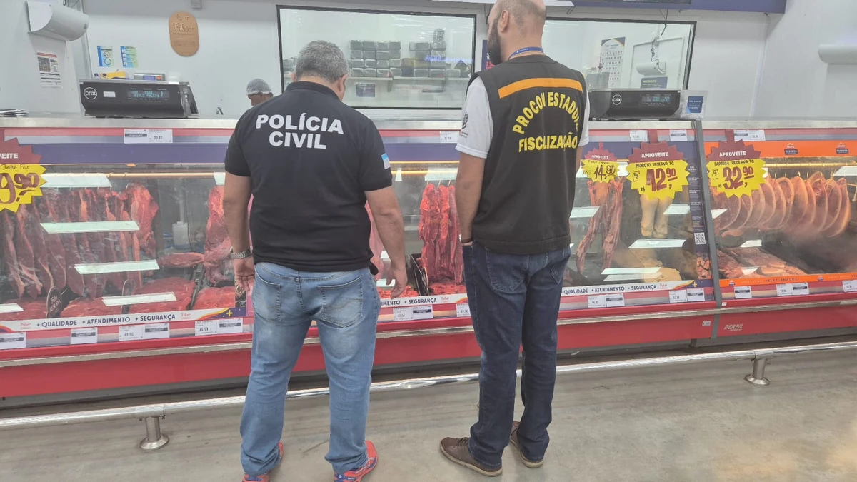 Ao todo, foram recolhidos 287 quilos de carnes fora da validade