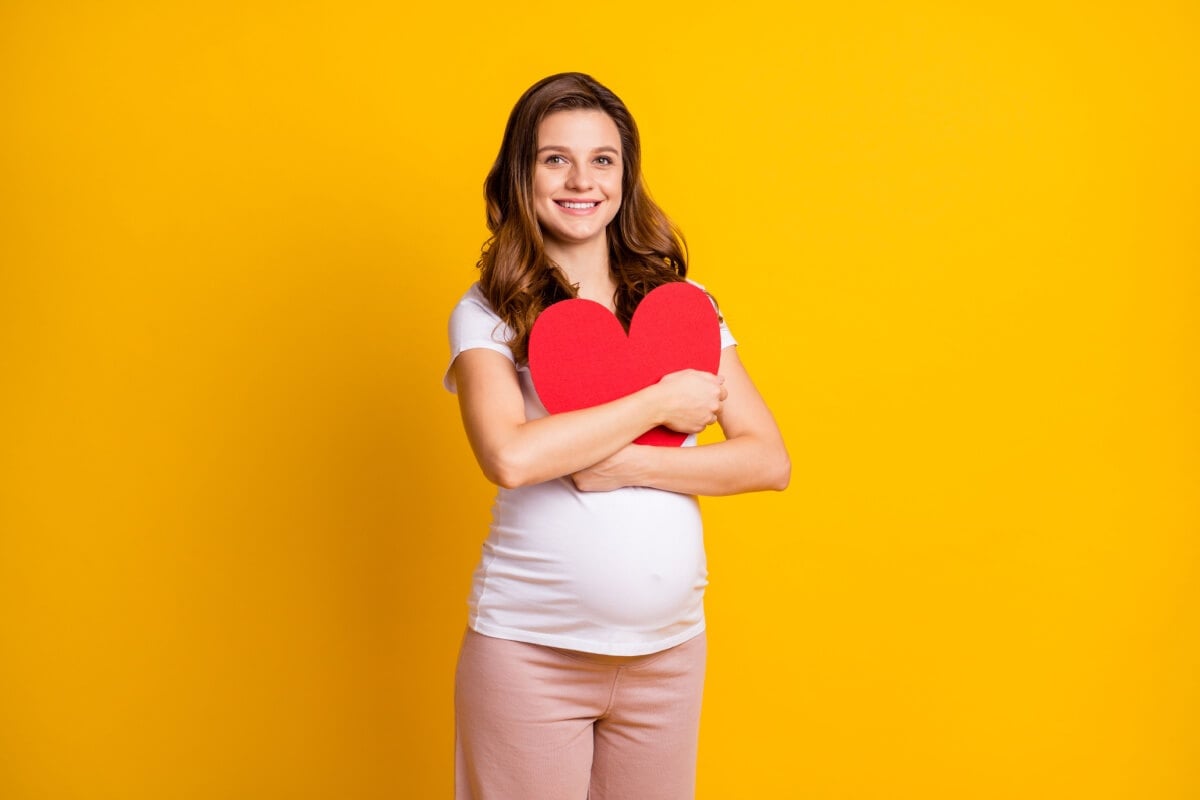 A gravidez exige um esforço significativo do coração da mulher (Imagem: Roman Samborskyi | Shutterstock)