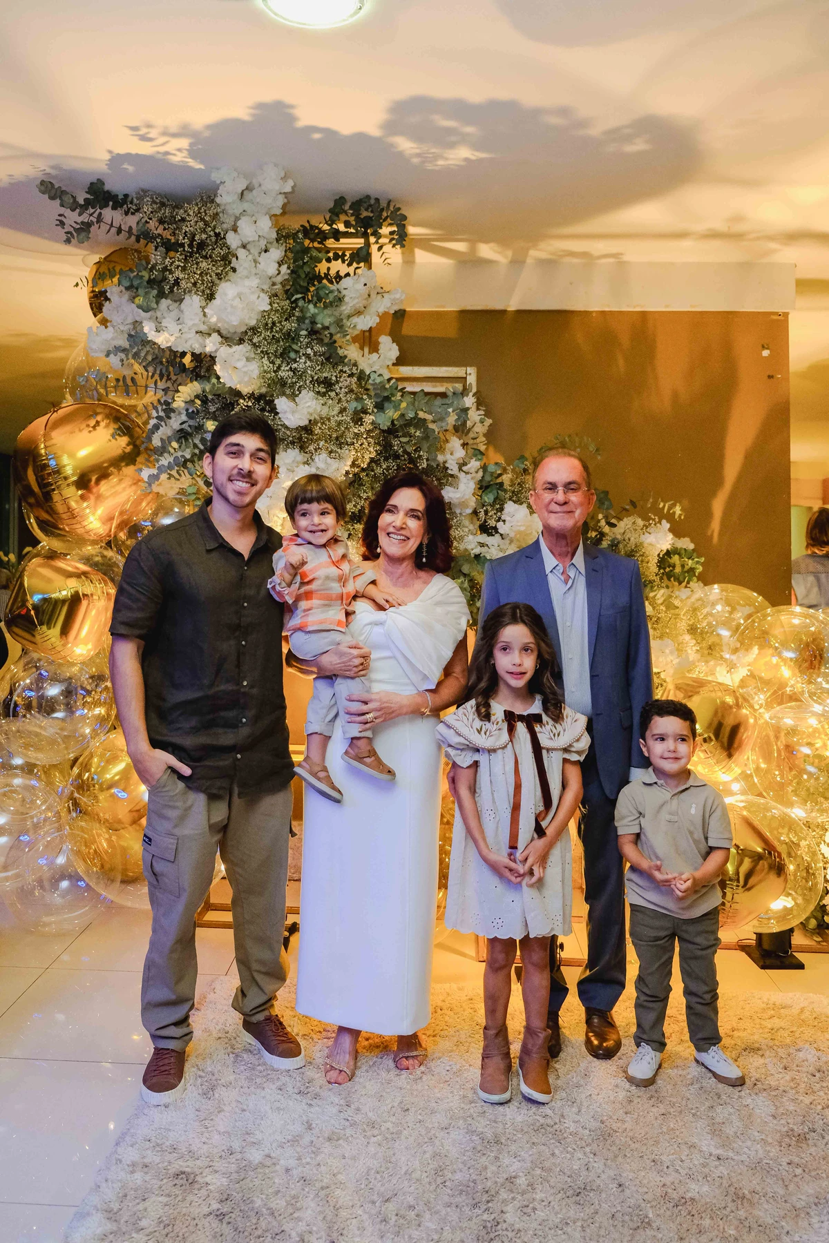 Margareth e Manoel Rabelo e os netos Luciano, Joaquim, Ana Elisa e Lucas