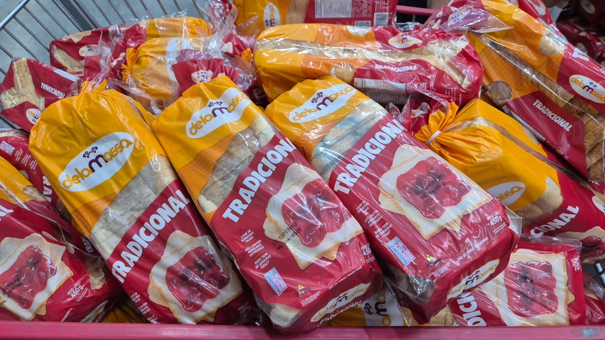 Também foram recolhidos 323 produtos vencidos e deteriorados