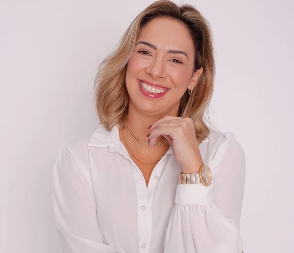  Ana Carolina Bimbato,