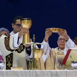 Dom Raymundo Damasceno descreve clima cordial em reuniões preparatórias e aponta vaidade como impedimento a papáveis
