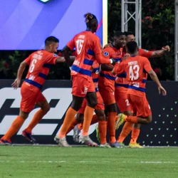 Sem técnico, sem futebol e sem perspectiva. Clube cruz-maltino cai em abismo e não vê uma luz no horizonte