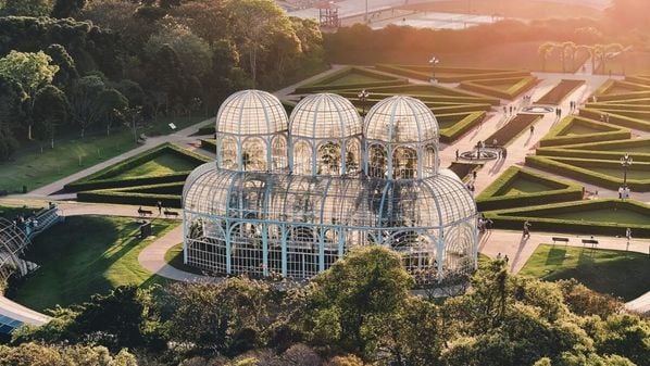 Essas cidades têm cenários incríveis que encantam todos os tipos de turistas