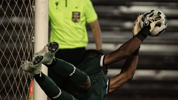 Natural de Nova Venécia, Lucas Andrade defendeu cobrança decisiva e foi o herói da conquista da Copa do Brasil Sub-17 para o clube cruz-maltino