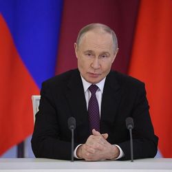 Ao menos 20 líderes estrangeiros aceitaram o convite do presidente russo para participar das celebrações em Moscou do aniversário de 80 anos da vitória soviética sobre a Alemanha nazista.