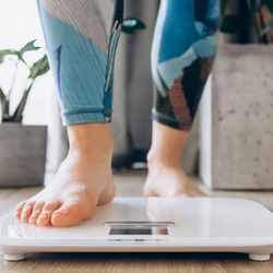 Empresa de mais de 60 anos, conhecida por programas de dieta, está enfrentando dívidas e forte concorrência de medicamentos como Ozempic e Mounjaro.