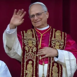 Prevost é conhecido como "pastor de duas pátrias" por sua atuação nos EUA e no Peru; ele foi eleito no segundo dia do conclave, após quatro votações